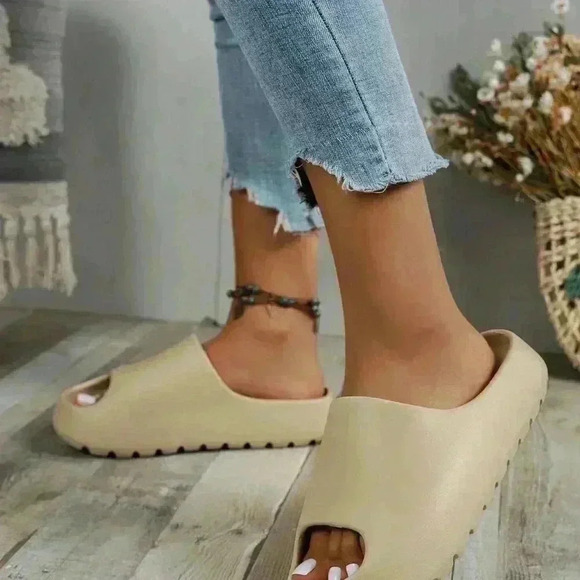 Khaki Casual Women's Anti-Slip Slippers - Picture 2 of 7